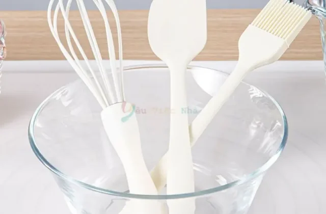Bộ 3 Dụng Cụ Làm Bánh Bằng Silicone Cao Cấp Chống Dính, Chịu Nhiệt Cao - Cây Vét Kem, Cây Đánh Trứng, Cọ Quét Dầu