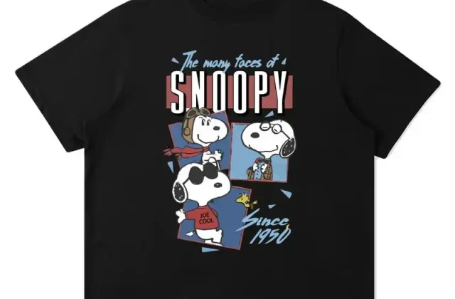 Áo thun ngắn tay rộng oversize màu đen in nhiều hình Snoopy khối vuông cổ điển kèm chữ tiếng Anh phong Mỹ hoạt hình hoài niệm hot trend nam nữ cùng mặc phối đồ đa dạng